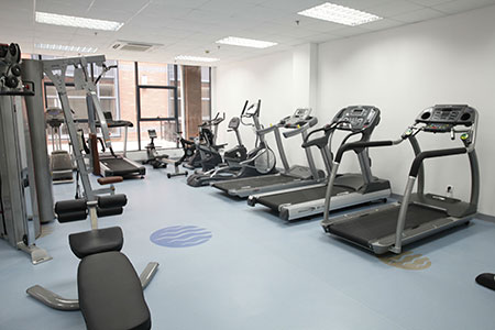 有氧器材与力量器材齐全